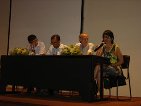 Dra. Eliane Pinto Vieira, Dr. Mario Cabral Ribeiro, Dr. Ariovaldo Ribeiro Filho (de droite à gauche)