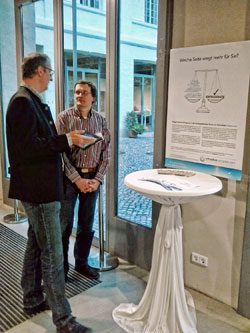 Les participants du Congrès au stand de VC